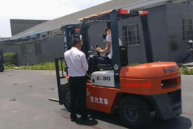 叉車培訓學校，專業的叉車培訓機構