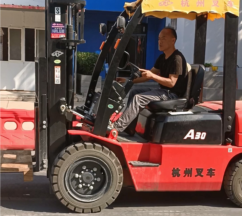 叉車證怎么考要多少錢？